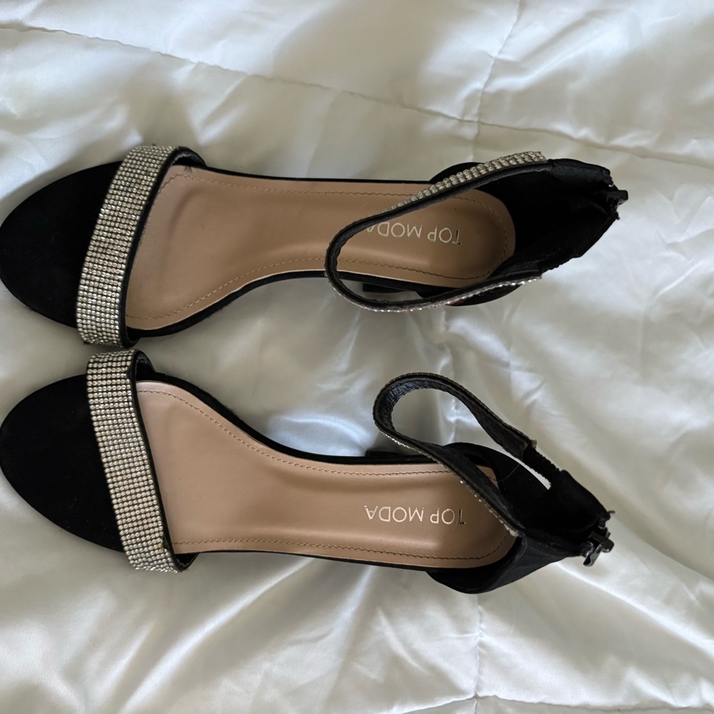 Top Moda (Windsor) Black and Silver Women's Sandals